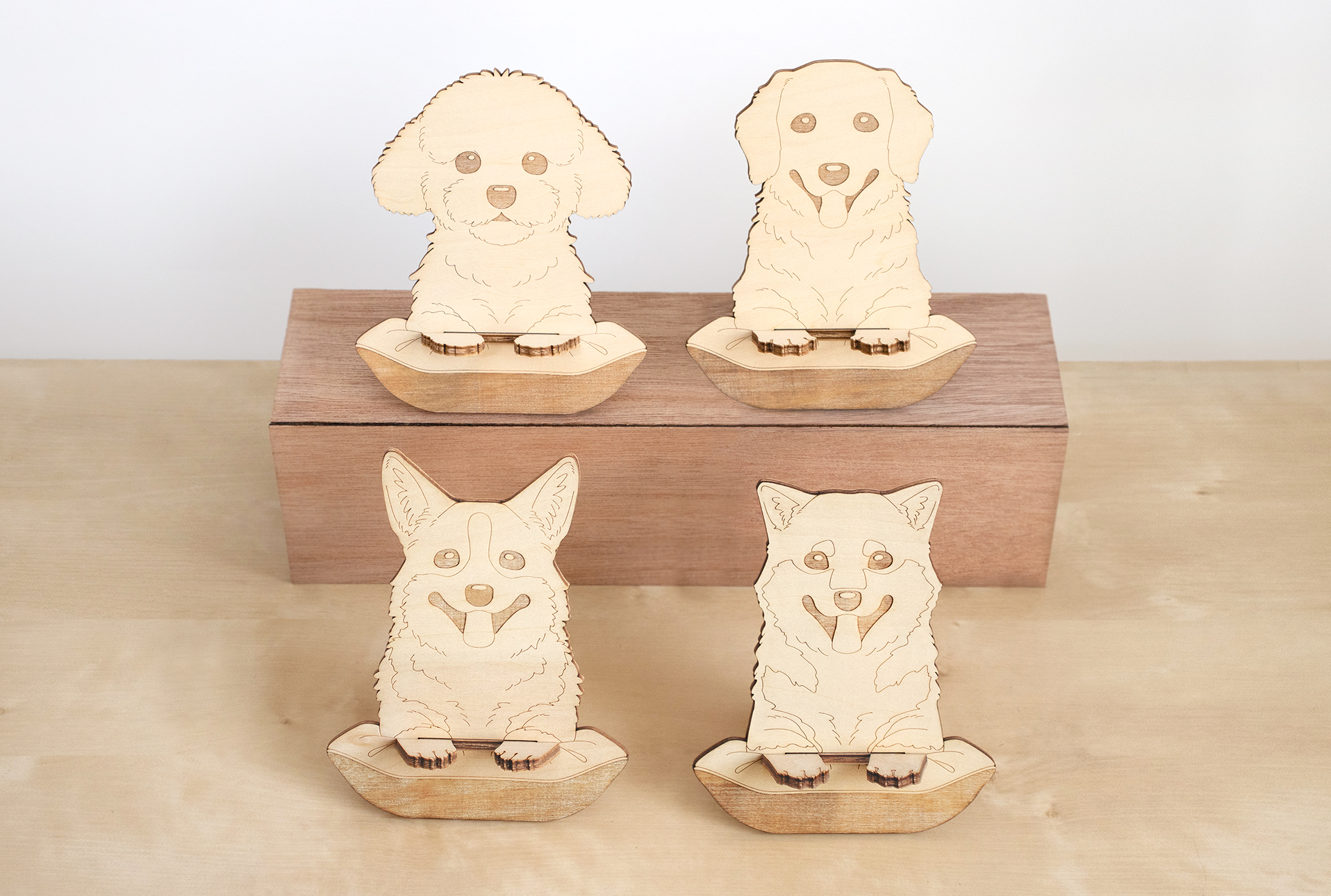 くつろぎ犬スマホスタンドのアイキャッチ画像